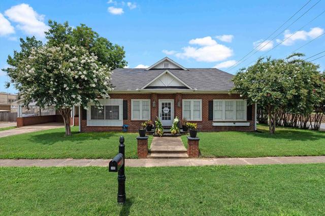307 N Main St, Henderson, TX 75652