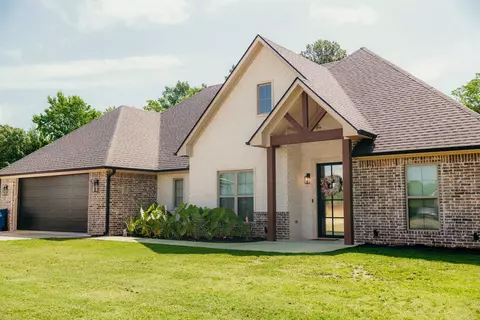 102 Oak Trl, Kilgore, TX 75662