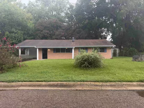 1008 College Cir, Carthage, TX 75633