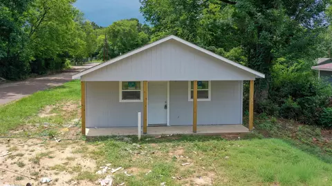 401 W Sunset Ave, Gladewater, TX 75647
