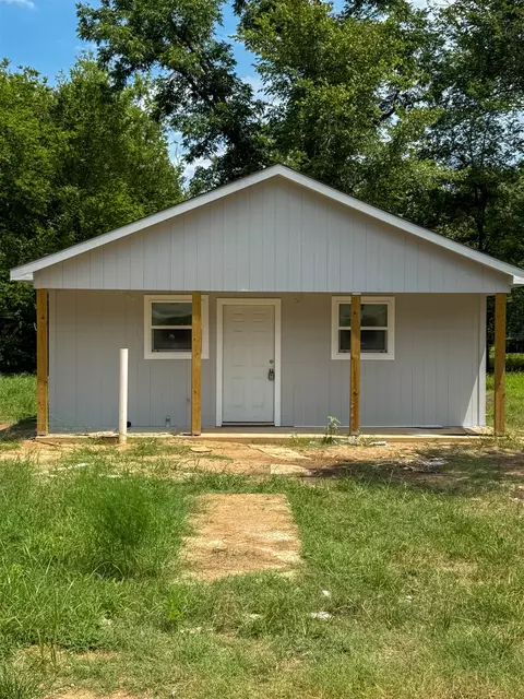 412 Godfrey St, Gladewater, TX 75647