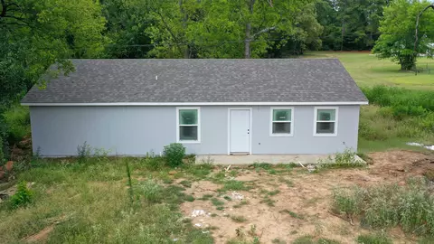 221 Sherrod St, Gladewater, TX 75647