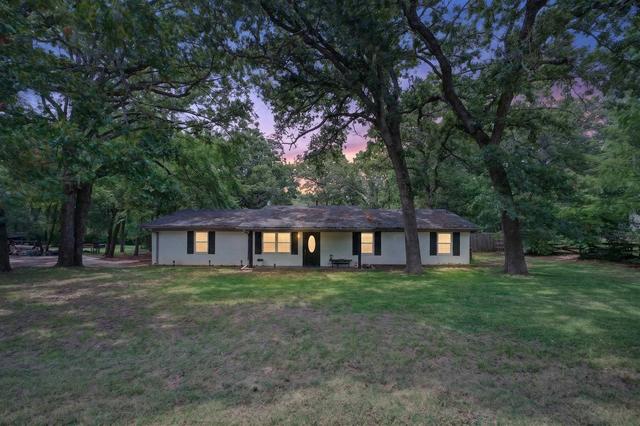 1477 Woodlawn Dr, Canton, TX 75103