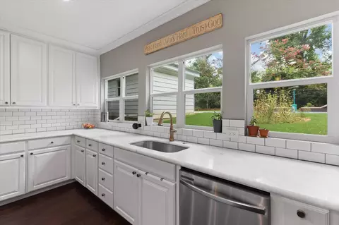 Kitchen - 604 Sylvan Dr, Longview, TX 75602 photo 5 of 6