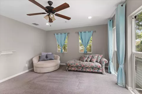 Living - 604 Sylvan Dr, Longview, TX 75602 photo 4 of 4