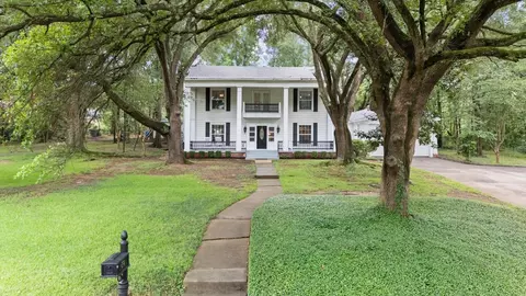 604 Sylvan Dr, Longview, TX 75602