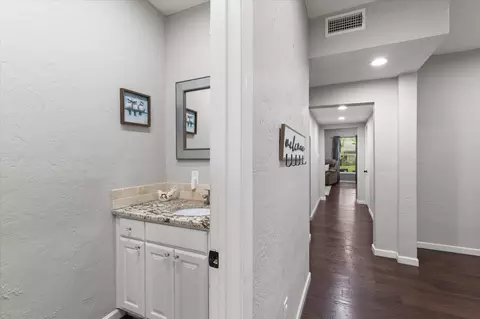 Entry Way - 604 Sylvan Dr, Longview, TX 75602 photo 3 of 4