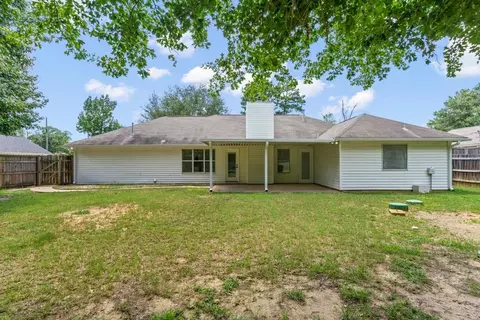 Exterior - 222 Maxey Rd, Longview, TX 75605 photo 4 of 6