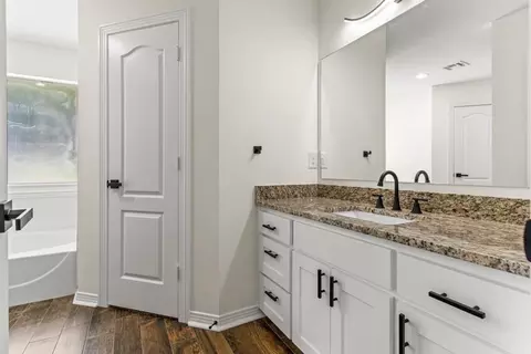 Bath - 222 Maxey Rd, Longview, TX 75605 photo 3 of 3