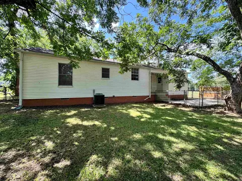 Exterior - 2002 Alpine Rd, Longview, TX 75601 photo 4 of 4