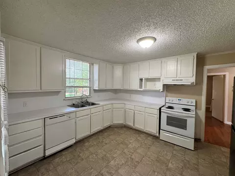 Kitchen - 2002 Alpine Rd, Longview, TX 75601 photo 1 of 3
