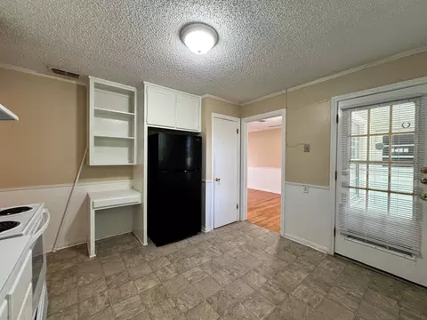 Kitchen - 2002 Alpine Rd, Longview, TX 75601 photo 2 of 3
