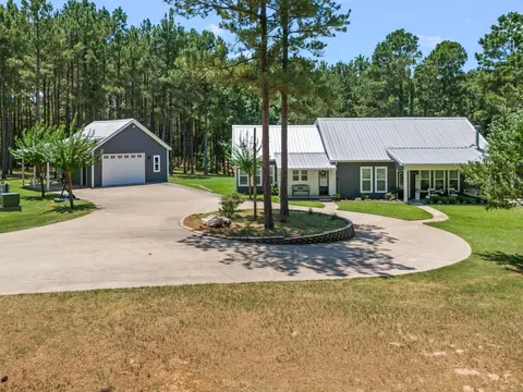 1068 Lazy Daisy Ln, Gilmer, TX 75645