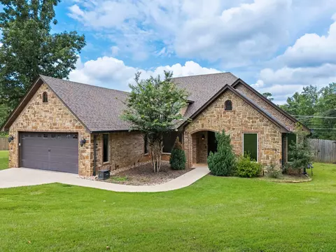 1417 Skogee Cir, Longview, TX 75605