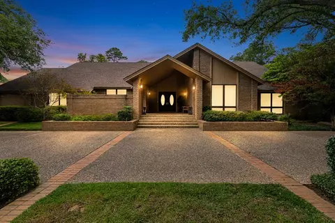 5 Oak Forest Dr, Longview, TX 75605