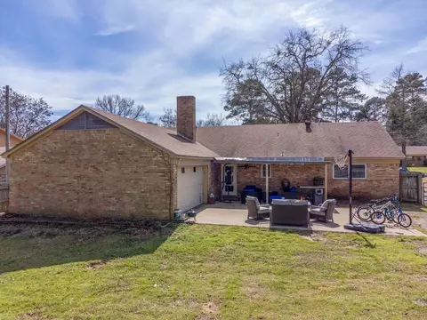 Exterior - 2966 Lynn Dr, Longview, TX 75604 photo 7 of 8