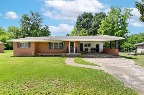 206 Lafayette Blvd, Gladewater, TX 75647