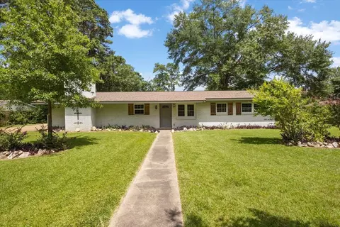 300 N Pinewood, Carthage, TX 75633
