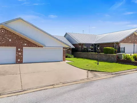 Exterior - 1807 Flagstone Dr, Longview, TX 75605 photo 7 of 10