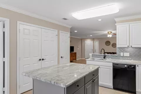Kitchen - 1807 Flagstone Dr, Longview, TX 75605 photo 3 of 4