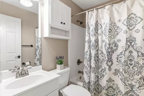 Bath - 1807 Flagstone Dr, Longview, TX 75605 photo 3 of 3