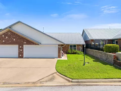 Exterior - 1807 Flagstone Dr, Longview, TX 75605 photo 8 of 10