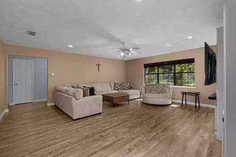 Living - 2617 Sam Page Rd, Longview, TX 75605 photo 2 of 3