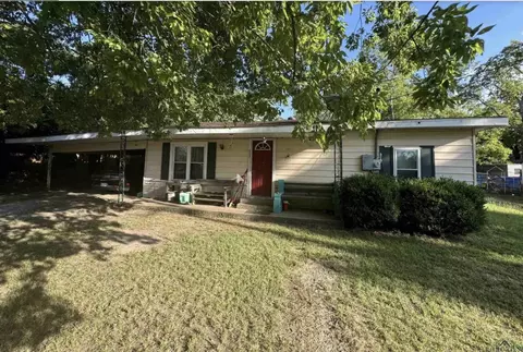 609 Gay Ave, Gladewater, TX 75647