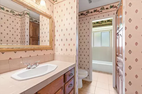 Bath - 900 Regency Dr, Longview, TX 75604 photo 3 of 4