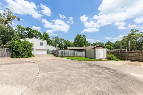 Exterior - 900 Regency Dr, Longview, TX 75604 photo 4 of 5