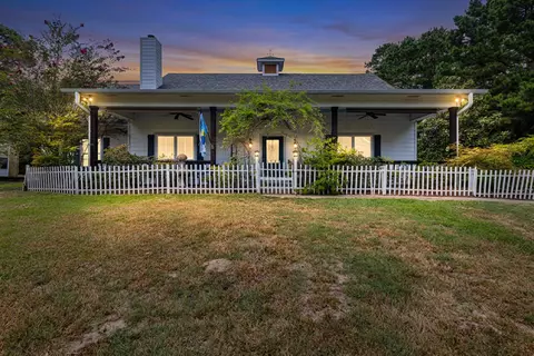 1200 Shamburger Rd, Gilmer, TX 75645