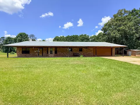 1896 County Road 4117, Atlanta, TX 75551