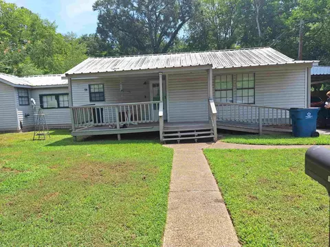 1002 N North St, Gladewater, TX 75647
