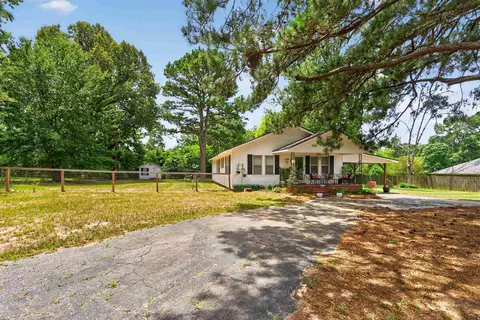 298 St Clair Dr, Longview, TX 75605