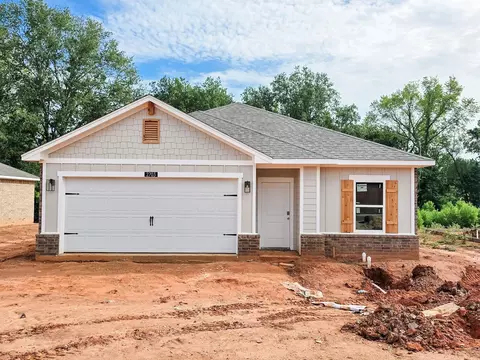2703 Southern Oaks Dr, Longview, TX 75604