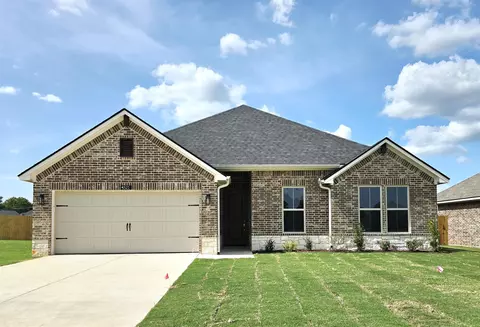 1521 Grace Acres Ln, Longview, TX 75605