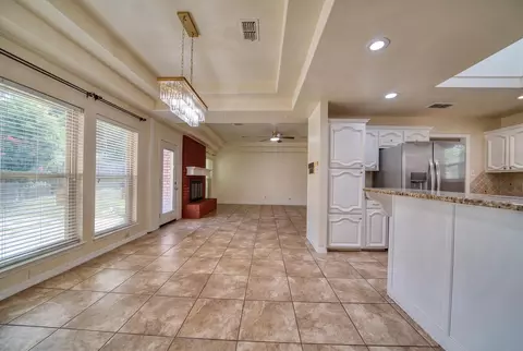 Living - 1218 Daffodil Ln, Longview, TX 75604 photo 4 of 9