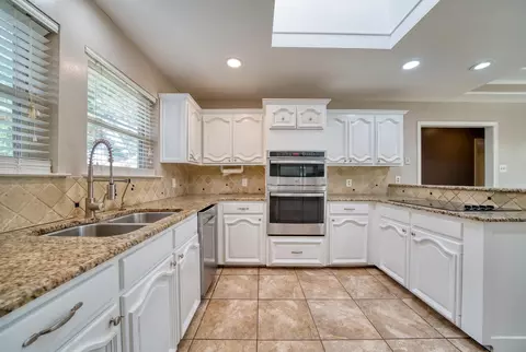 Kitchen - 1218 Daffodil Ln, Longview, TX 75604 photo 2 of 3