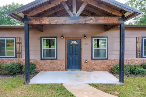 Exterior - 301 Bostick Dr, Marshall, TX 75672 photo 2 of 12