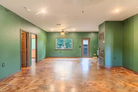 Living - 301 Bostick Dr, Marshall, TX 75672 photo 2 of 3