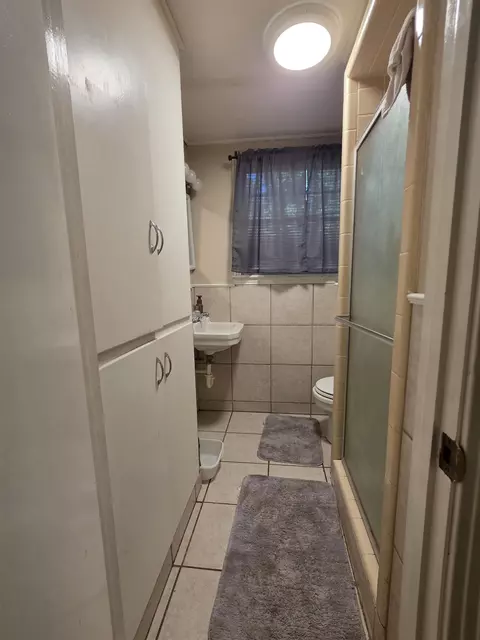 Bath - 2103 Pine Tree Rd, Longview, TX 75604 photo 1 of 2