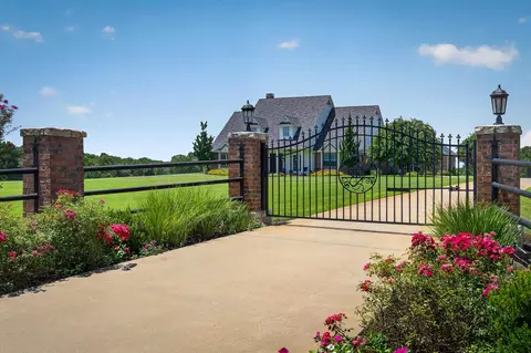 2168 Turkey Rd, Gladewater, TX 75647