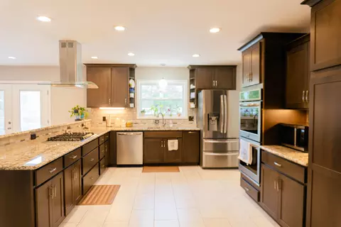 Kitchen - 105 Claudia Cir, Longview, TX 75605 photo 3 of 7