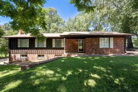11120 Oak St, Overton, TX 75684