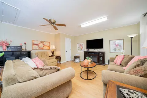 Living - 209 Cheryl, Longview, TX 75604 photo 6 of 6