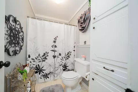 Bath - 209 Cheryl, Longview, TX 75604 photo 2 of 3