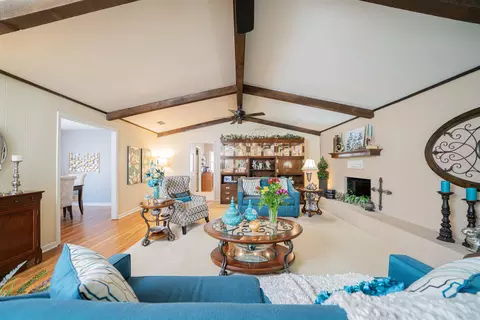Living - 209 Cheryl, Longview, TX 75604 photo 1 of 6