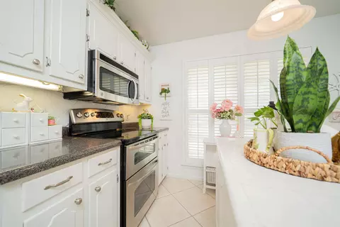 Kitchen - 209 Cheryl, Longview, TX 75604 photo 3 of 5