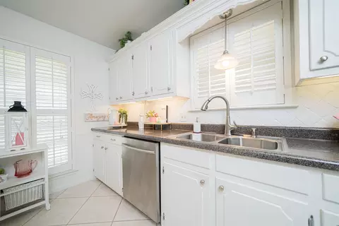 Kitchen - 209 Cheryl, Longview, TX 75604 photo 4 of 5