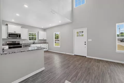 Entry Way - 600 Ranier Dr, Longview, TX 75604 photo 3 of 6